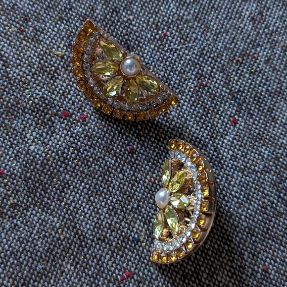 Betsey Johnson lemon slice gem earrings - Picture 2 of 4